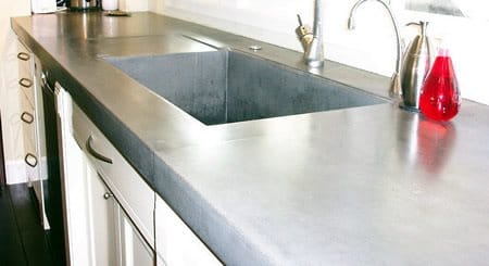 As bancadas com pias integrais permanecem livres de rachaduras quando feitas com GFRC.