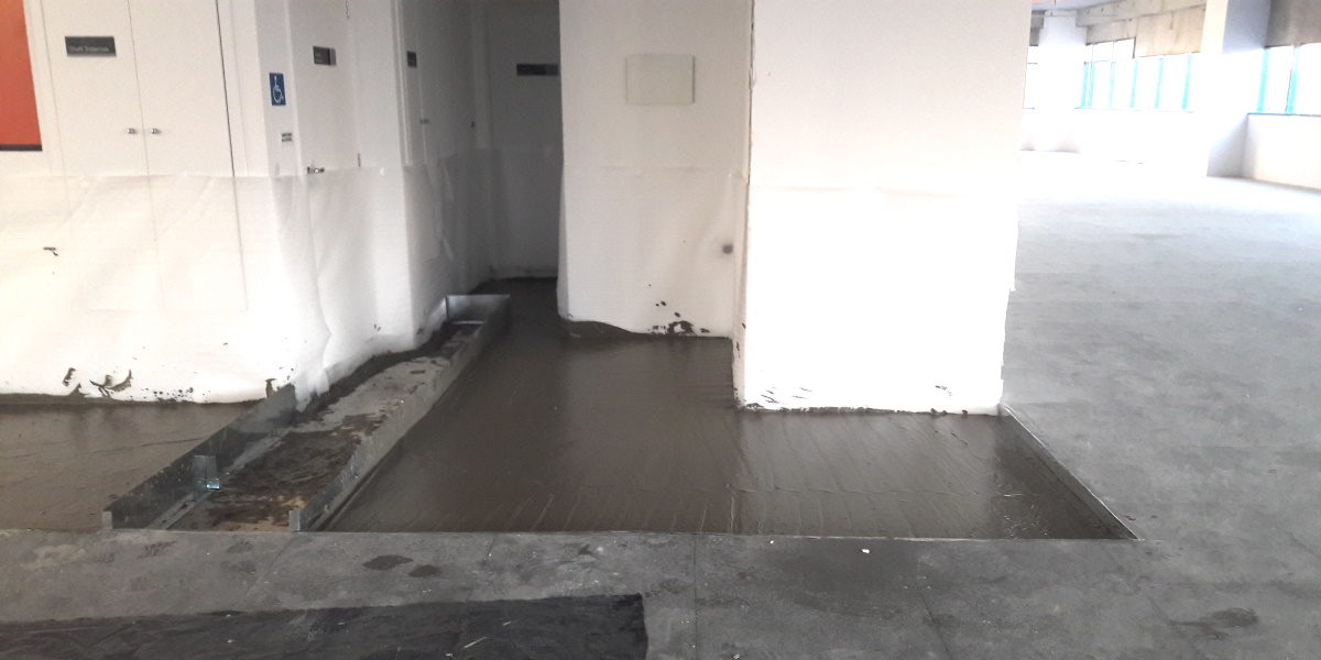 Claro-SP_Corredor_com_Concreto_Celular_para_receber_Contrapiso_20160616_165307