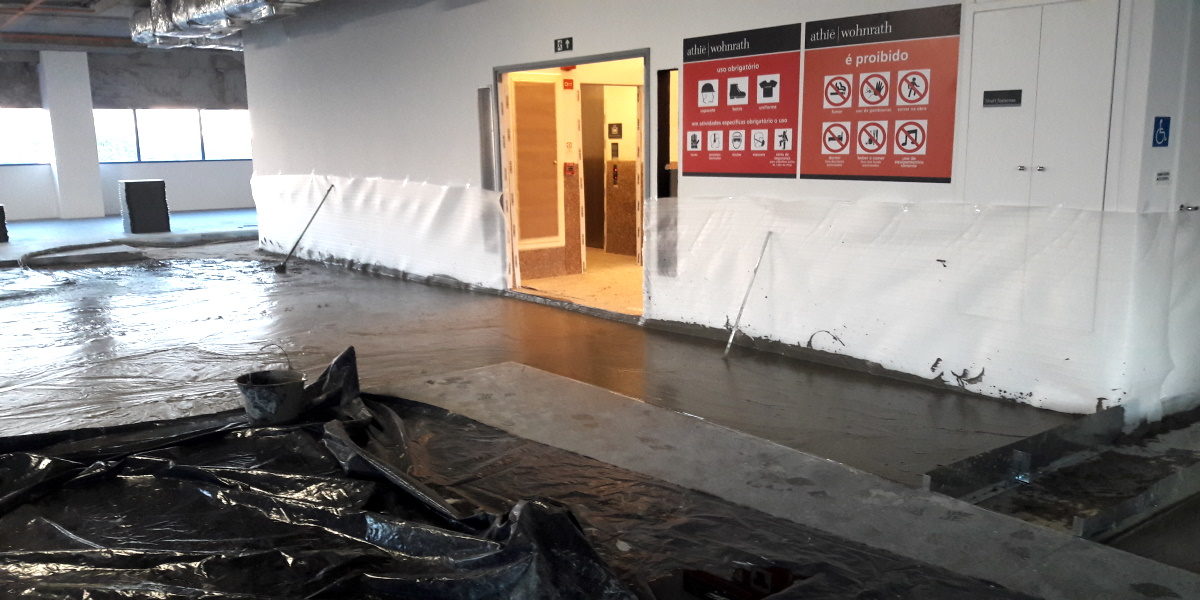 Claro-SP_Corredor_com_Concreto_Celular_para_receber_Contrapiso_20160616_165311